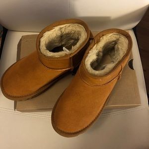 Perfect condition uggs mini
